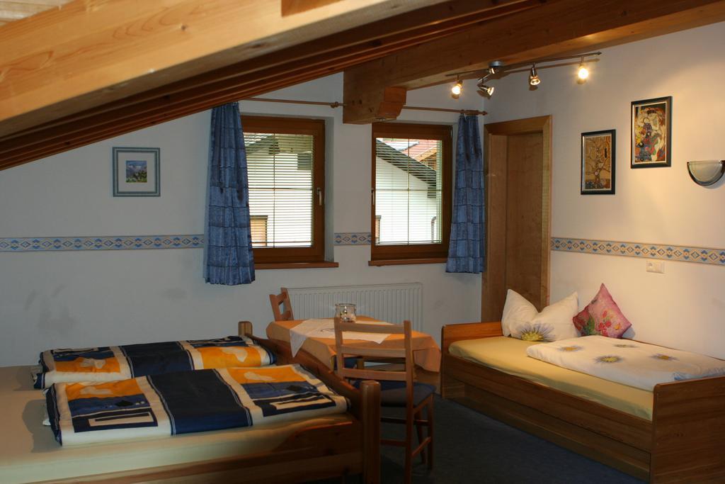 Haus Hildegard Hotel Neustift im Stubaital Ruang foto