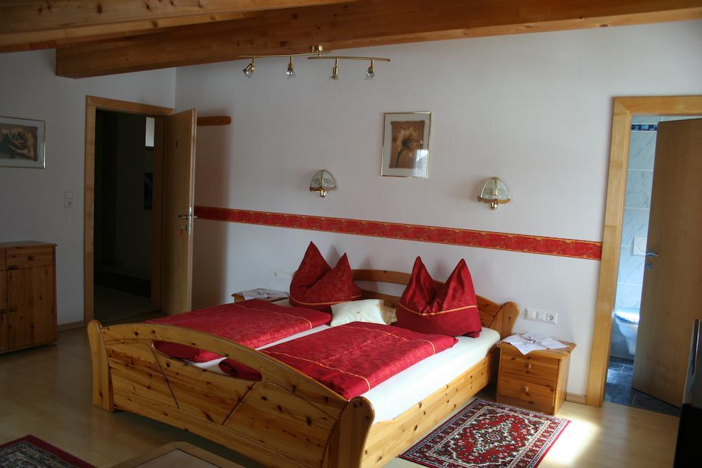 Haus Hildegard Hotel Neustift im Stubaital Ruang foto